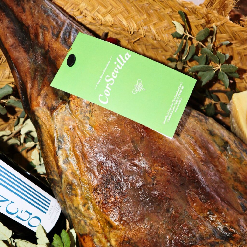 Lote Gran Reserva de Sabores con jamón de cebo de campo ibérico 50 % raza ibérica, quesos de cabra y vino tinto