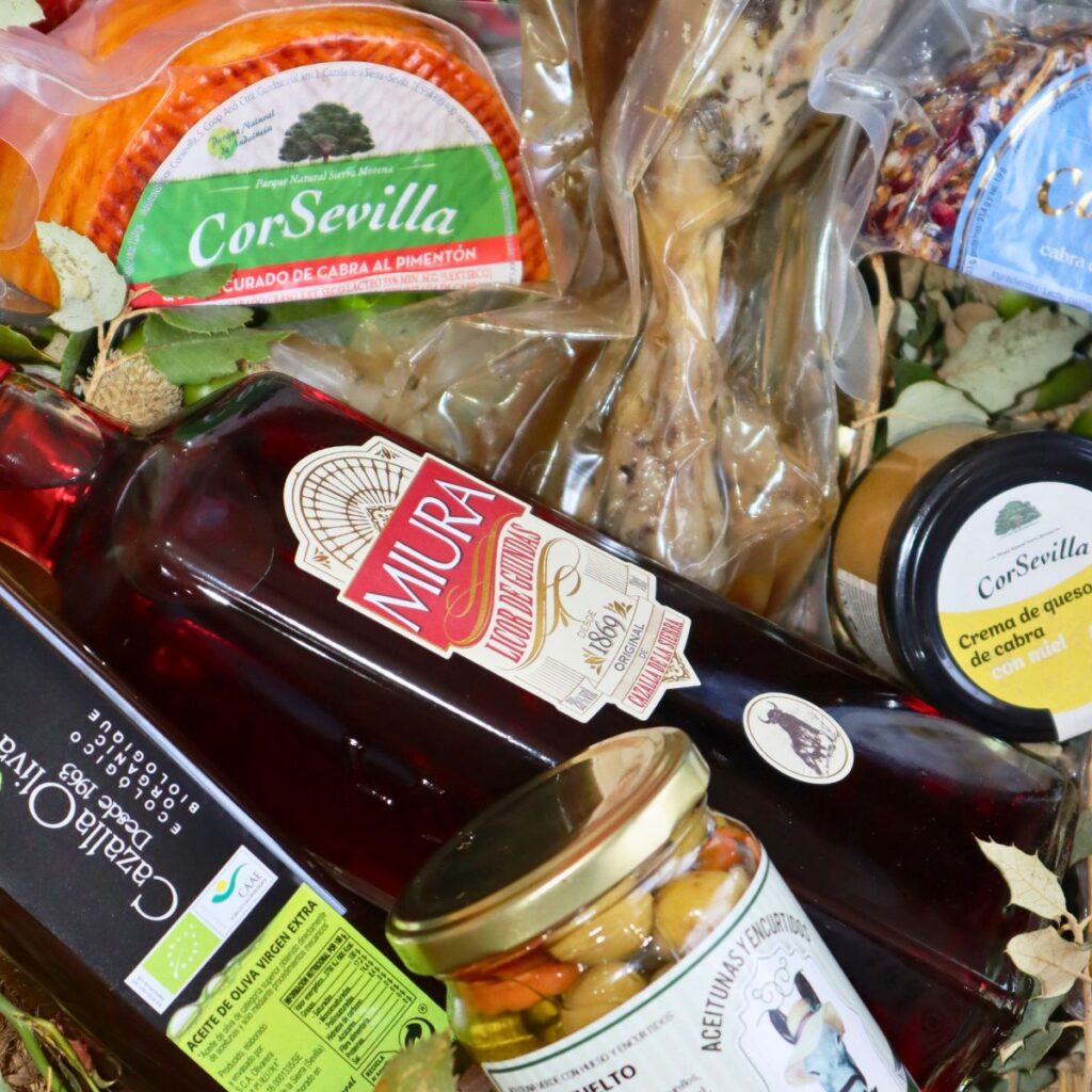 Lote Pasión por Compartir con quesos CorSevilla, ibéricos, cordero asado y especialidades de Sierra Morena de Sevilla