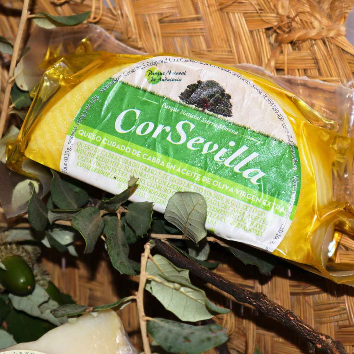 Lote Pasión por el Queso de CorSevilla con seis quesos de cabra y crema de queso con miel
