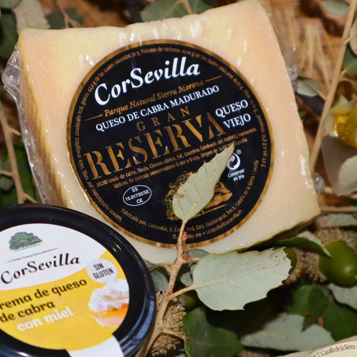 Lote Pasión por el Queso de CorSevilla con seis quesos de cabra y crema de queso con miel