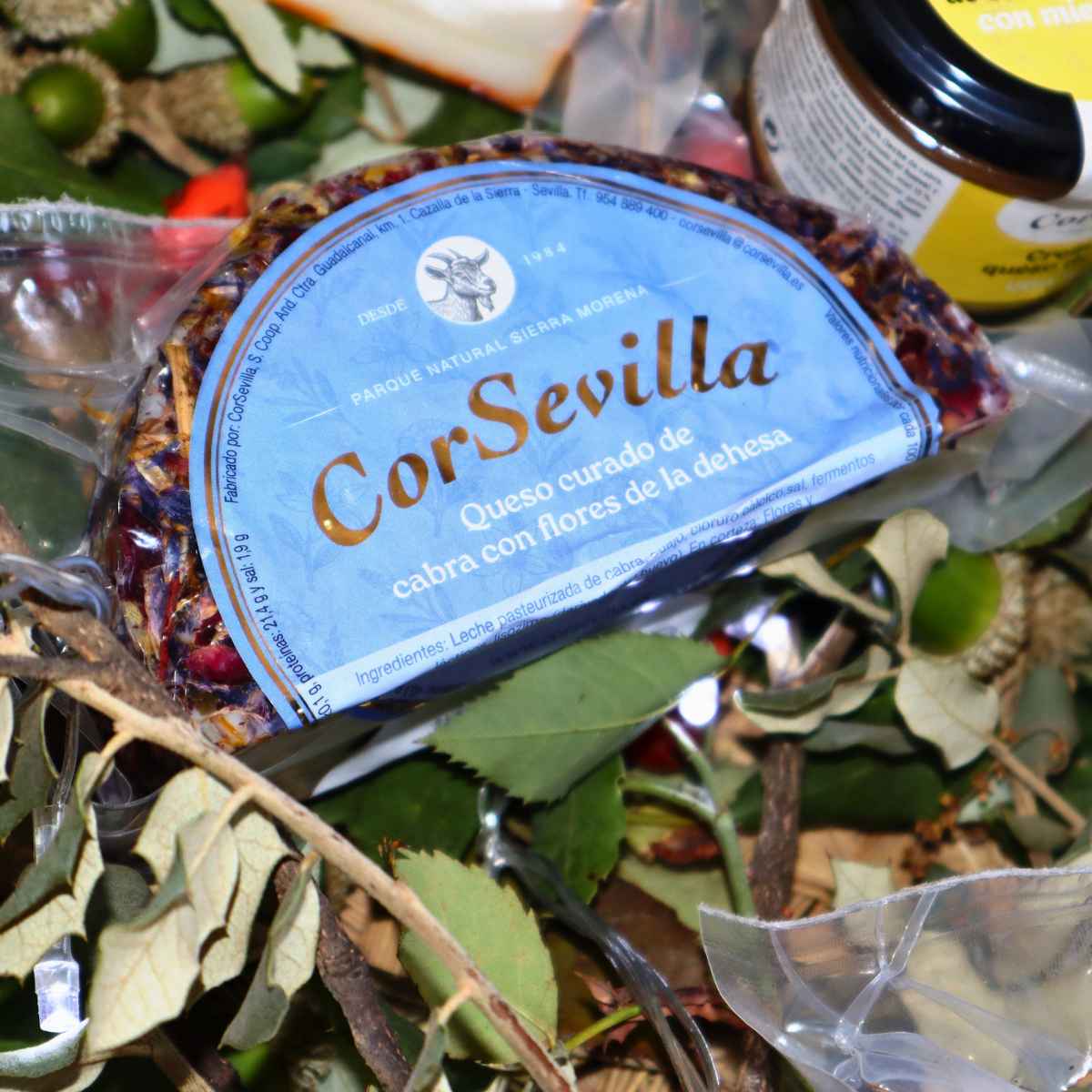 Lote Pasión por el Queso de CorSevilla con seis quesos de cabra y crema de queso con miel