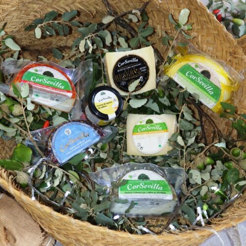 Lote Pasión por el Queso de CorSevilla con seis quesos de cabra y crema de queso con miel